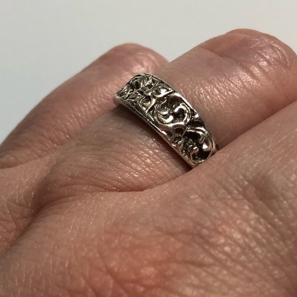 Vintage stamped 925 sterling silver Renaissance Revival style ring sz 7.5 - Picture 3 of 12